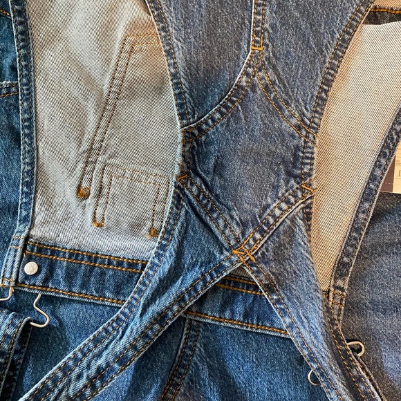 NWT. Universal Thread Denim Overalls. Size 8. - Picture 7 of 10